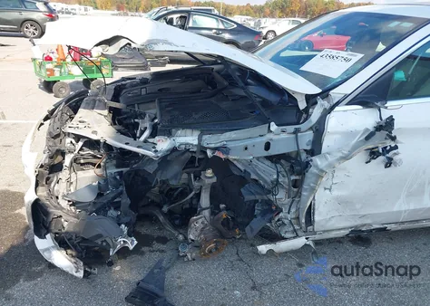 2018 Mercedes-Benz C 300 4Matic из США, поврежденный, VIN 55SWF4KBXJU280977